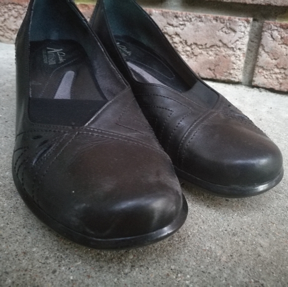 7 CLARKS ARTISAN Leather Dress Shoes - Picture 6 of 11